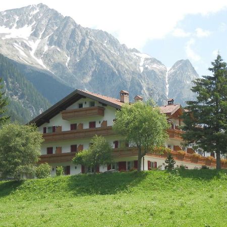 Kuehlerhof Aparthotel Anterselva di Mezzo Kültér fotó